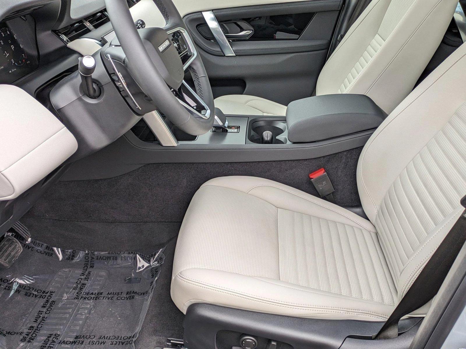 2025 Land Rover Discovery Sport Vehicle Photo in Bethesda, MD 20852