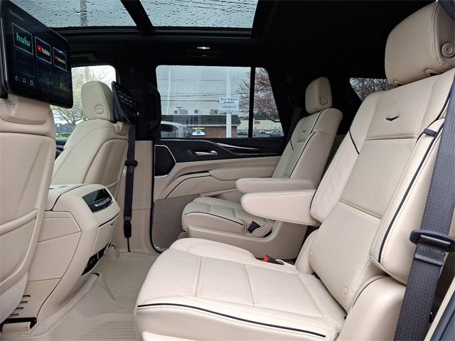 2024 Cadillac Escalade Vehicle Photo in ALLENTOWN, PA 18103-7399