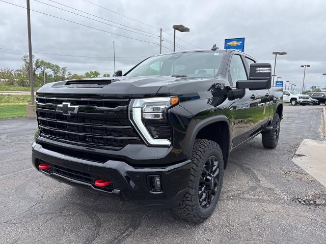 2025 Chevrolet Silverado 2500 HD Vehicle Photo in MANHATTAN, KS 66502-5036