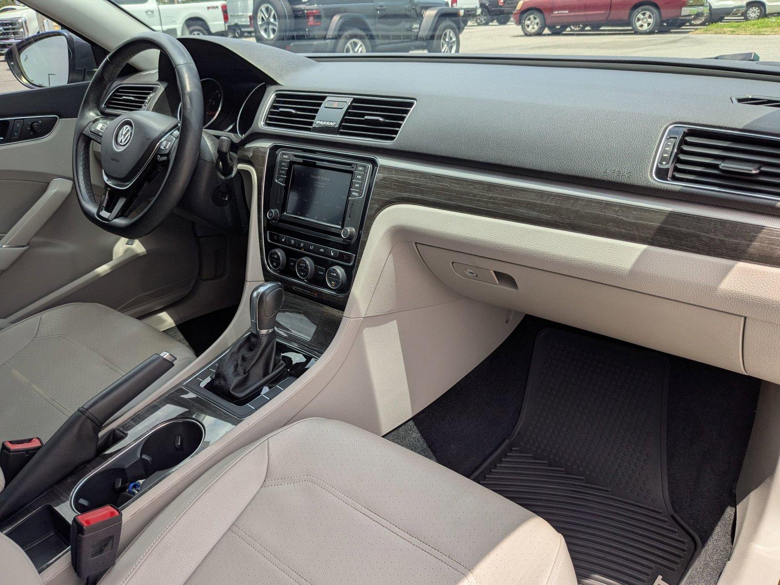 2018 Volkswagen Passat Vehicle Photo in St. Petersburg, FL 33713