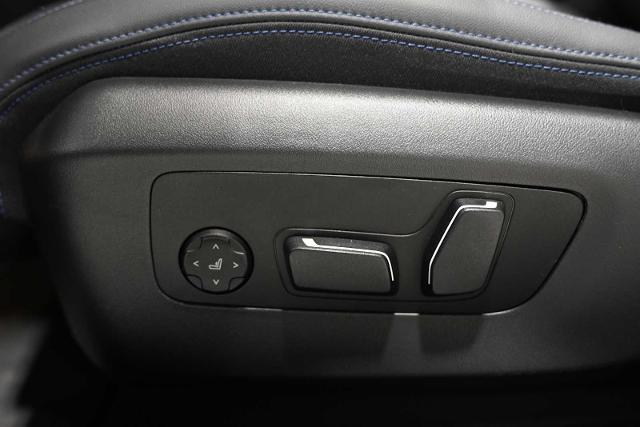 2025 BMW 540i xDrive Vehicle Photo in GRAPEVINE, TX 76051