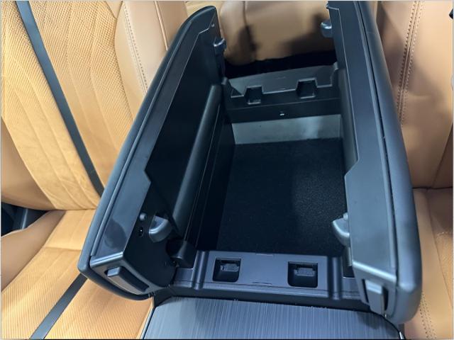 2025 Mazda CX-70 Vehicle Photo in Green Bay, WI 54304