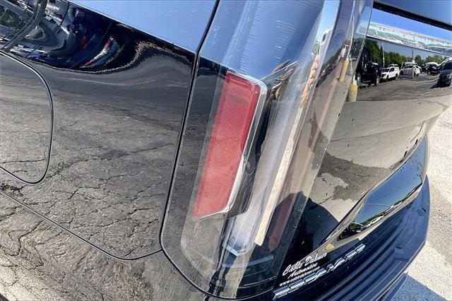 2023 Cadillac Escalade ESV Vehicle Photo in INDEPENDENCE, MO 64055-1314