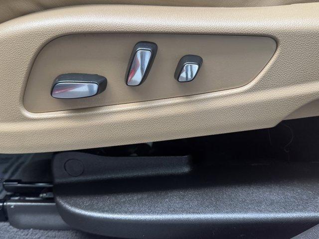 2024 Cadillac XT5 Vehicle Photo in LEOMINSTER, MA 01453-2952
