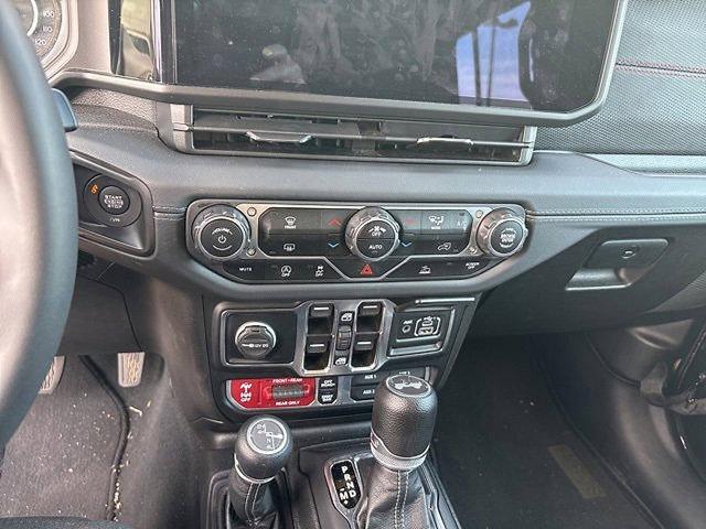 2024 Jeep Wrangler Vehicle Photo in Philadelphia, PA 19116