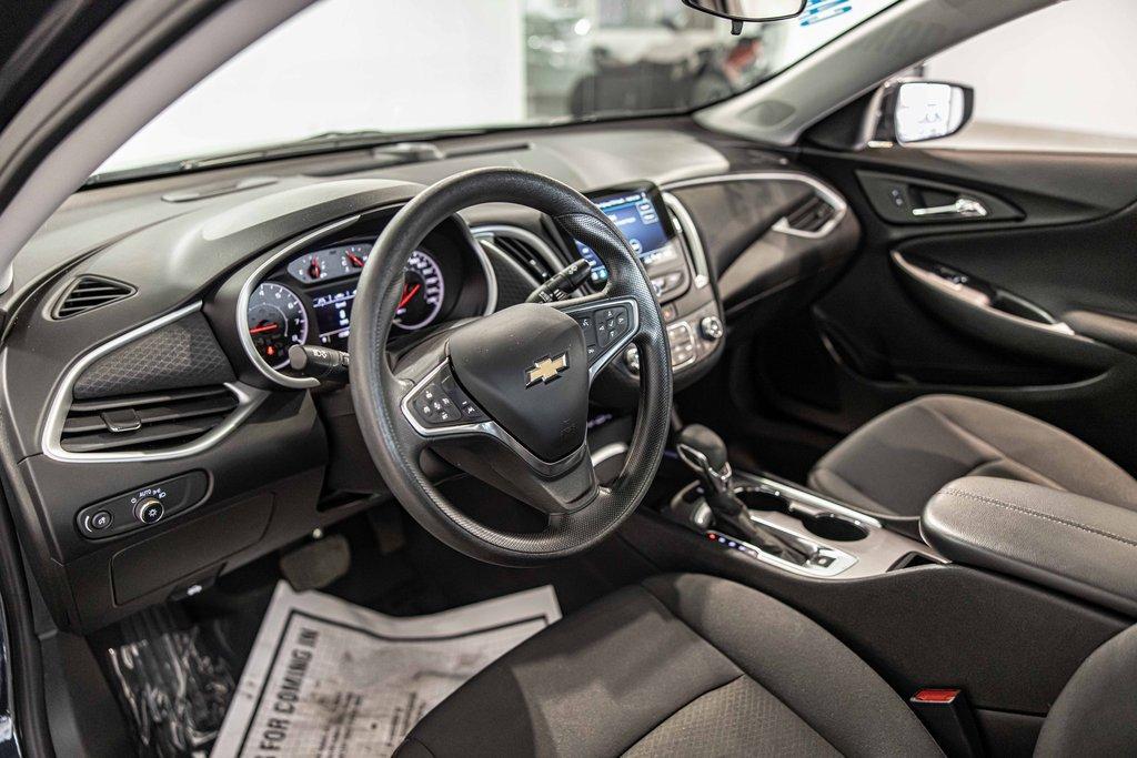 2023 Chevrolet Malibu Vehicle Photo in Saint Charles, IL 60174