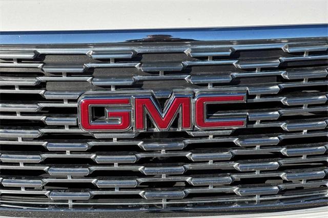 2018 GMC Yukon XL Vehicle Photo in ELK GROVE, CA 95757-8703