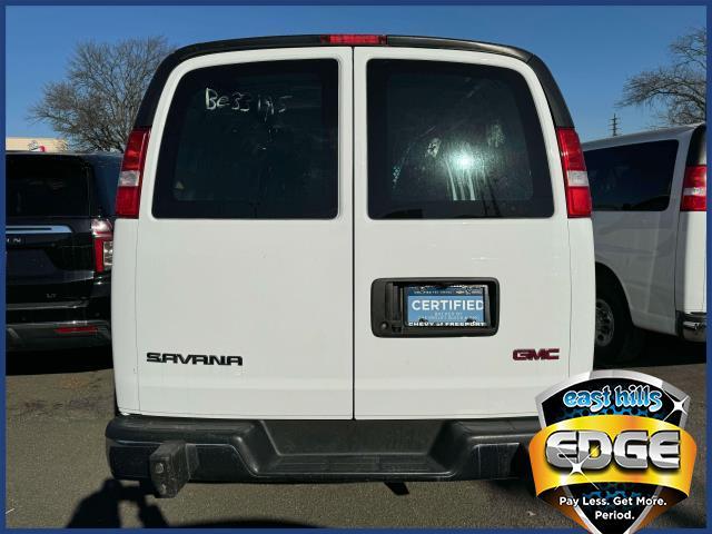 2022 GMC Savana Cargo Van Vehicle Photo in Roslyn, NY 11576