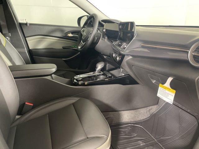 2025 Chevrolet Trax Vehicle Photo in PHOENIX, AZ 85014-3381