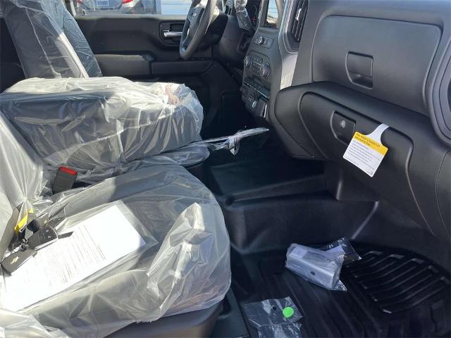 2025 Chevrolet Silverado 3500 HD Chassis Cab Vehicle Photo in ALCOA, TN 37701-3235