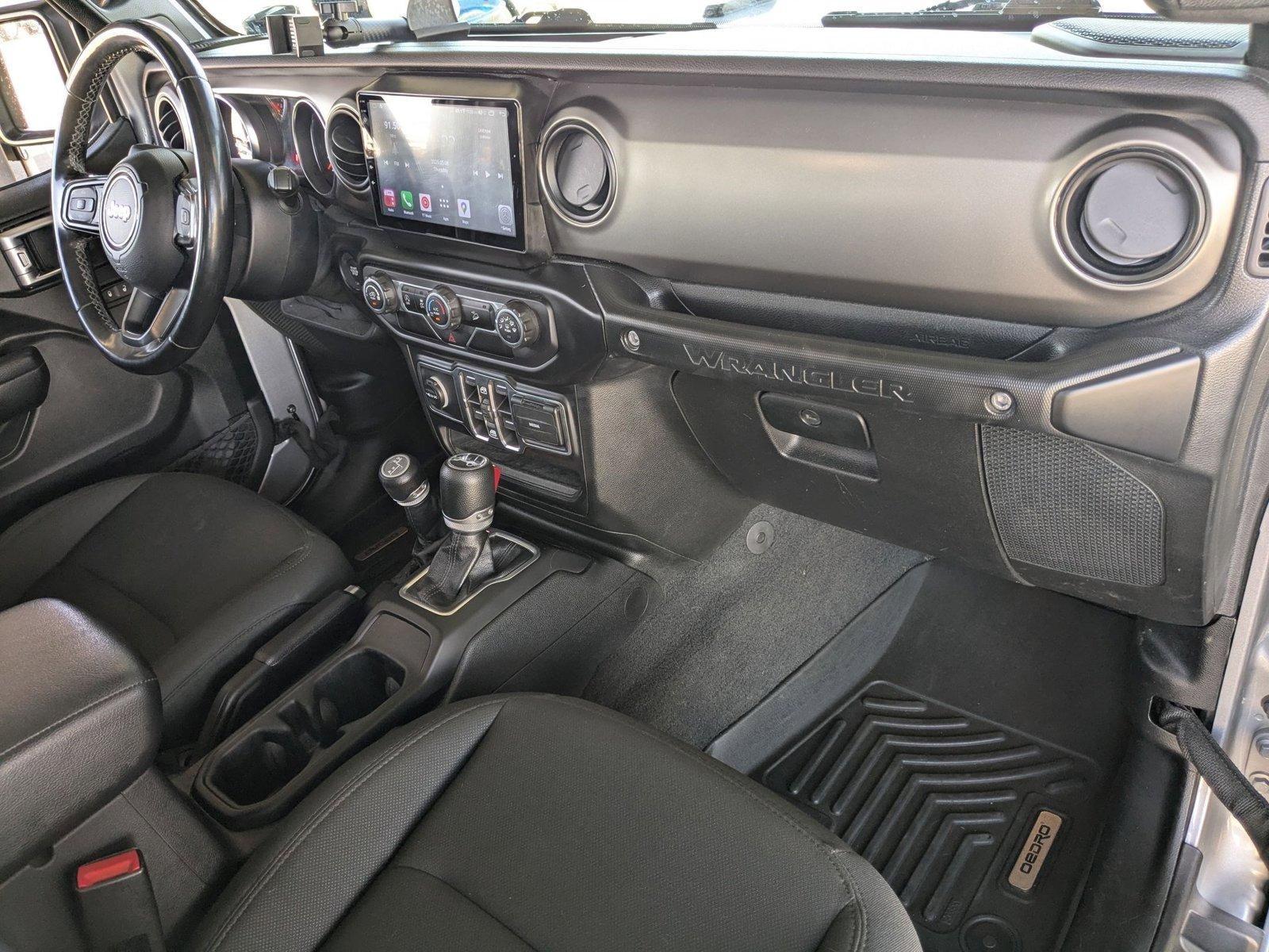 2020 Jeep Wrangler Unlimited Vehicle Photo in Valencia, CA 91355
