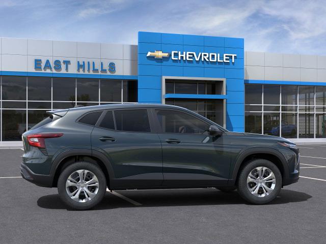 2025 Chevrolet Trax Vehicle Photo in Roslyn, NY 11576