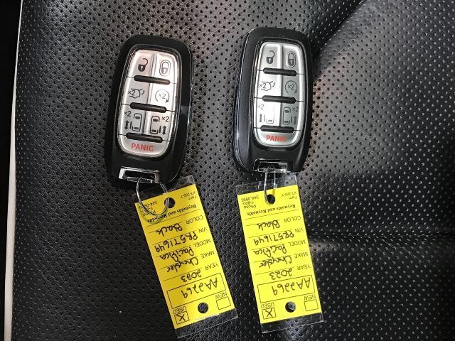2023 Chrysler Pacifica Vehicle Photo in GREEN BAY, WI 54303-3330