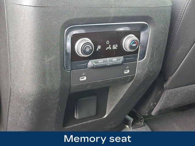 2024 Chevrolet Suburban Vehicle Photo in PAWLING, NY 12564-3219