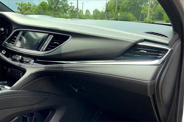 2024 Buick Enclave Vehicle Photo in TOPEKA, KS 66609-0000