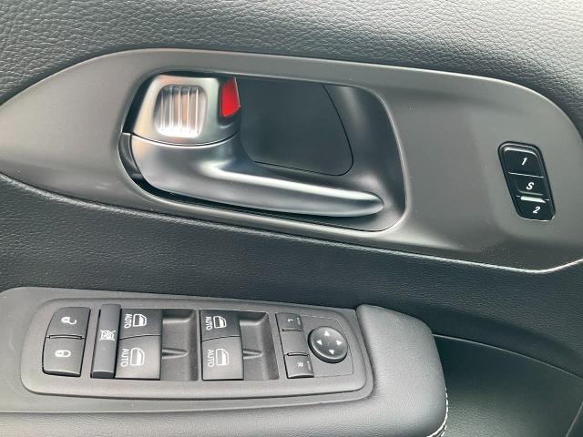 2025 Chrysler Pacifica Vehicle Photo in Kaukauna, WI 54130