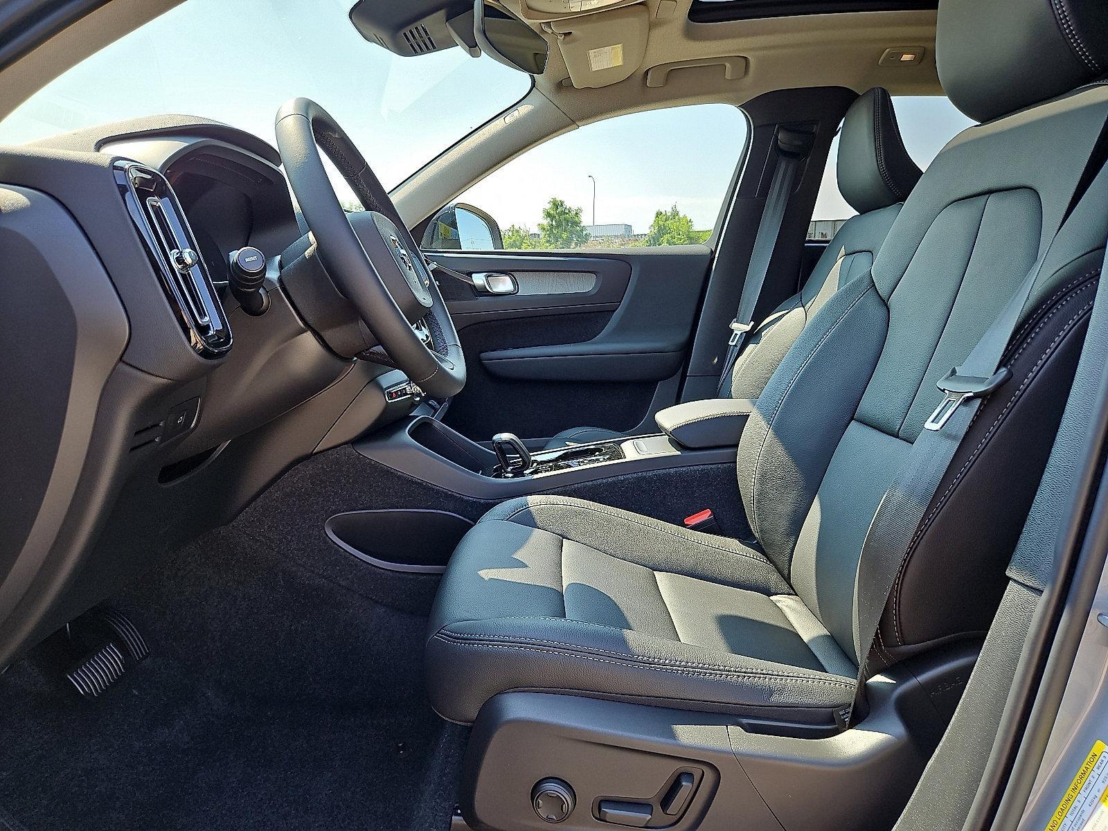 2026 Volvo XC40 Vehicle Photo in Trevose, PA 19053