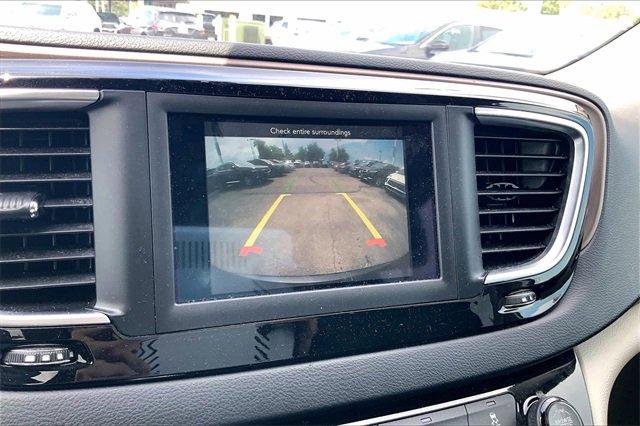 2018 Chrysler Pacifica Vehicle Photo in INDEPENDENCE, MO 64055-1377