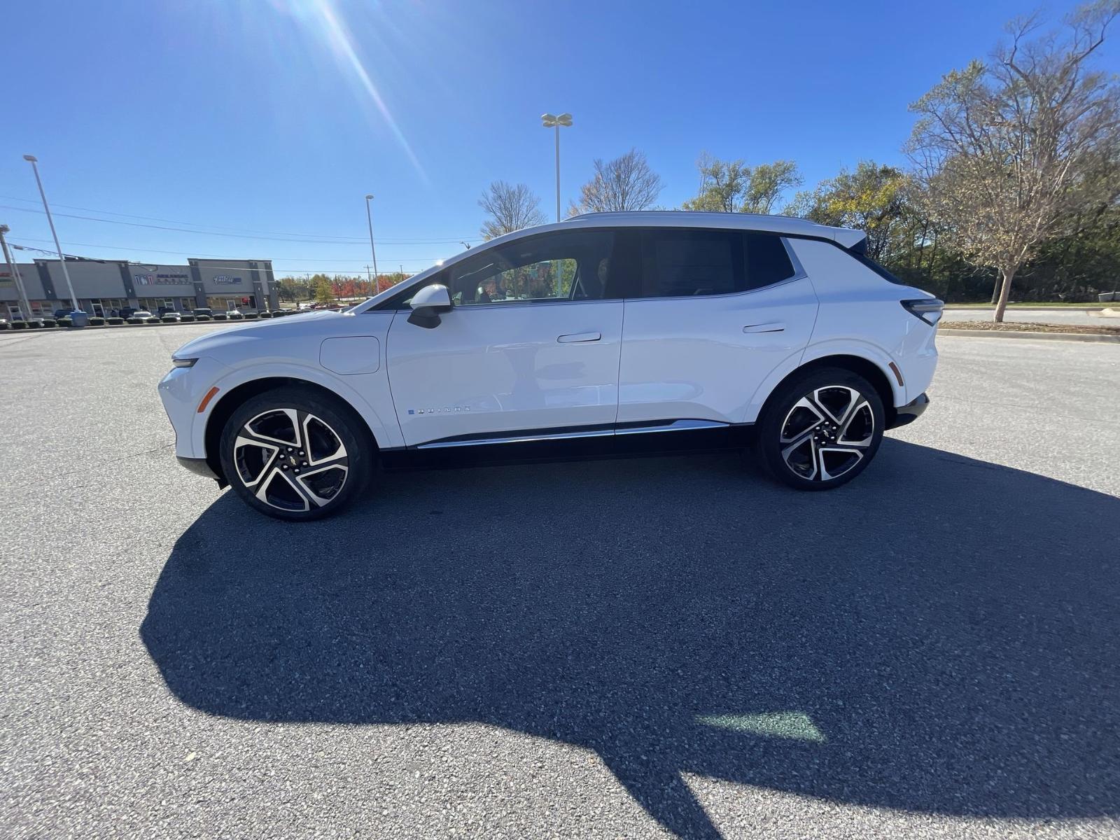 2025 Chevrolet Equinox EV Vehicle Photo in BENTONVILLE, AR 72712-4322