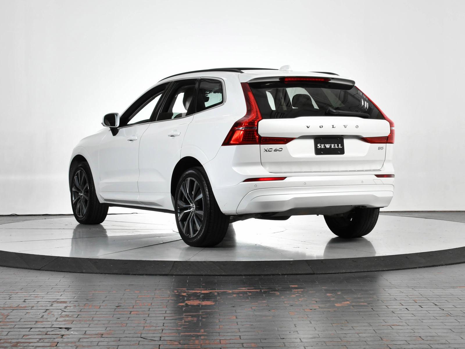 2022 Volvo XC60 Vehicle Photo in DALLAS, TX 75235