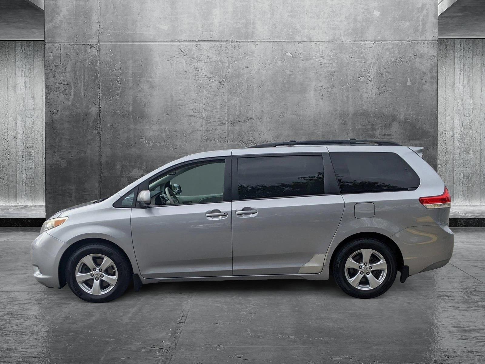 2013 Toyota Sienna Vehicle Photo in PEMBROKE PINES, FL 33024-6534