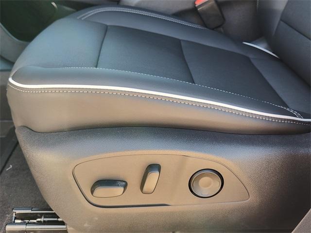 2025 Buick Enclave Vehicle Photo in GAINESVILLE, TX 76240-2013