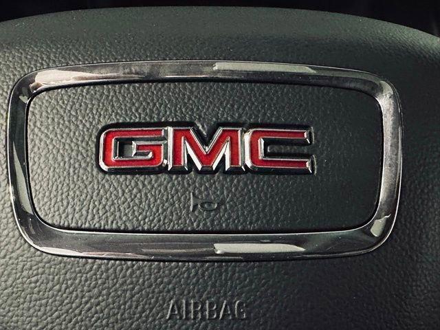 2023 GMC Acadia Vehicle Photo in MEDINA, OH 44256-9631