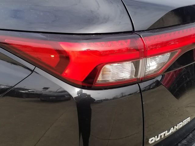 2022 Mitsubishi Outlander Vehicle Photo in ELYRIA, OH 44035-6349