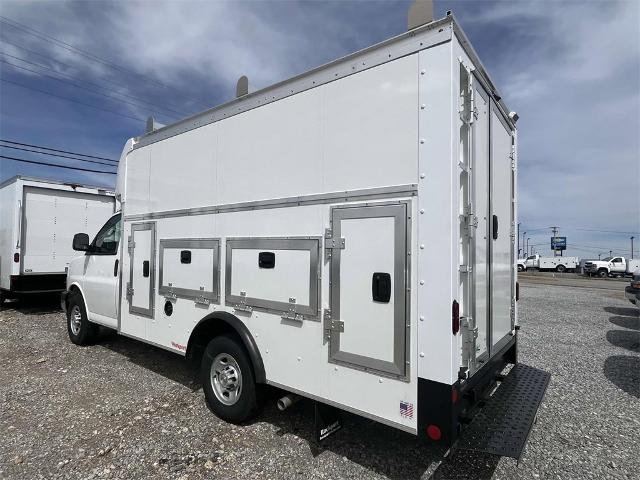2025 Chevrolet Express Cutaway 3500 Vehicle Photo in ALCOA, TN 37701-3235