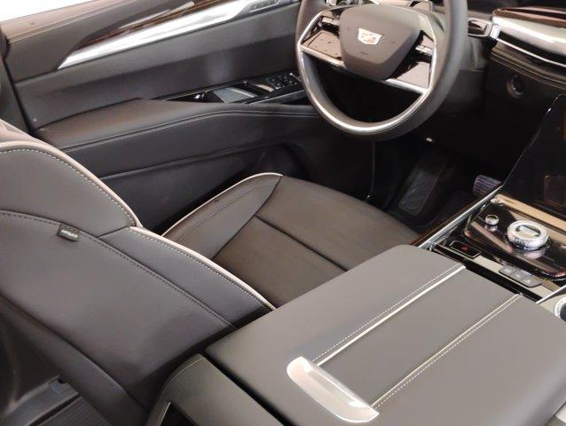 2025 Cadillac Escalade Vehicle Photo in PINEVILLE, NC 28134-8495
