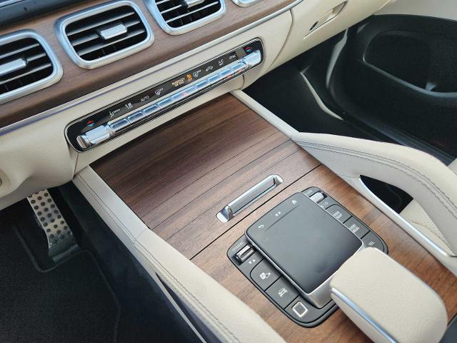 2025 Mercedes-Benz GLS Vehicle Photo in HOUSTON, TX 77079