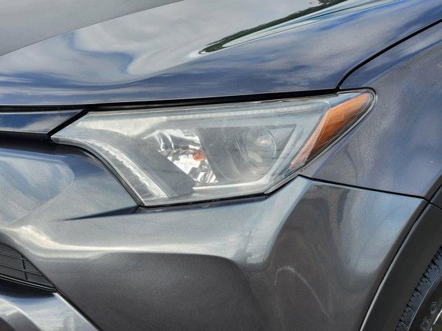 2018 Toyota RAV4 Vehicle Photo in SUGAR LAND, TX 77478-0000