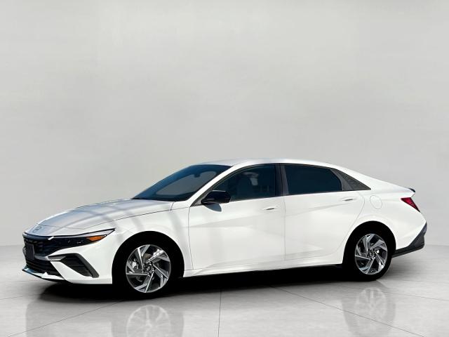 2025 Hyundai ELANTRA Vehicle Photo in Green Bay, WI 54304