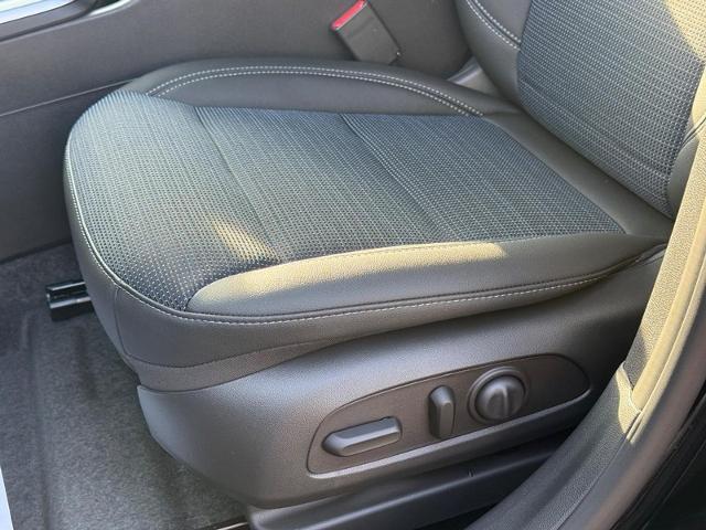 2025 Buick Envista Vehicle Photo in COLUMBIA, MO 65203-3903