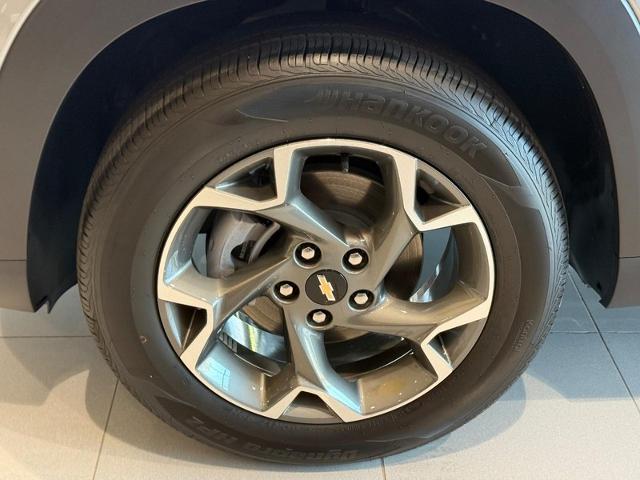 2025 Chevrolet Trax Vehicle Photo in COLUMBIA, MO 65203-3903