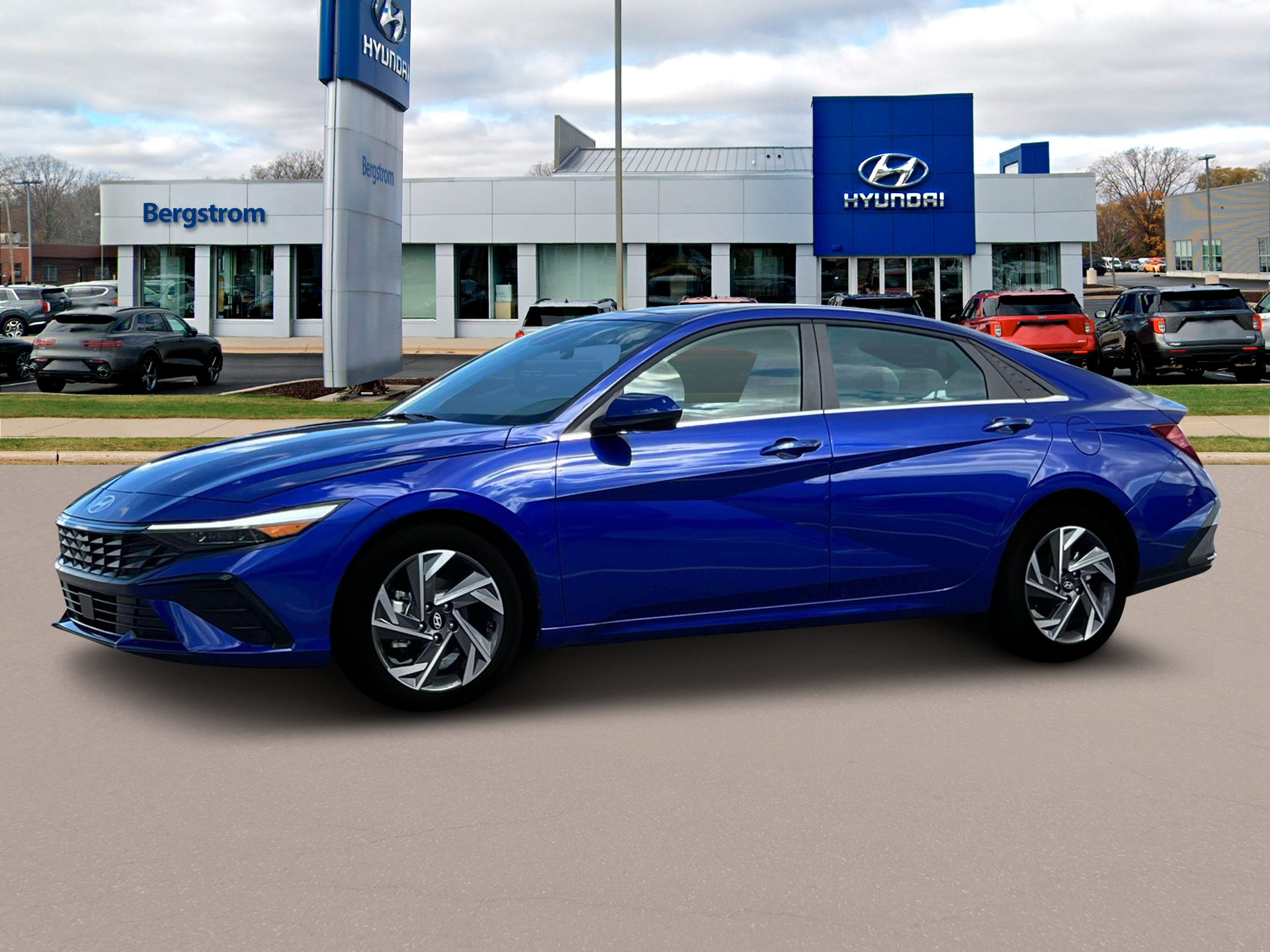 2025 Hyundai ELANTRA Vehicle Photo in Green Bay, WI 54304