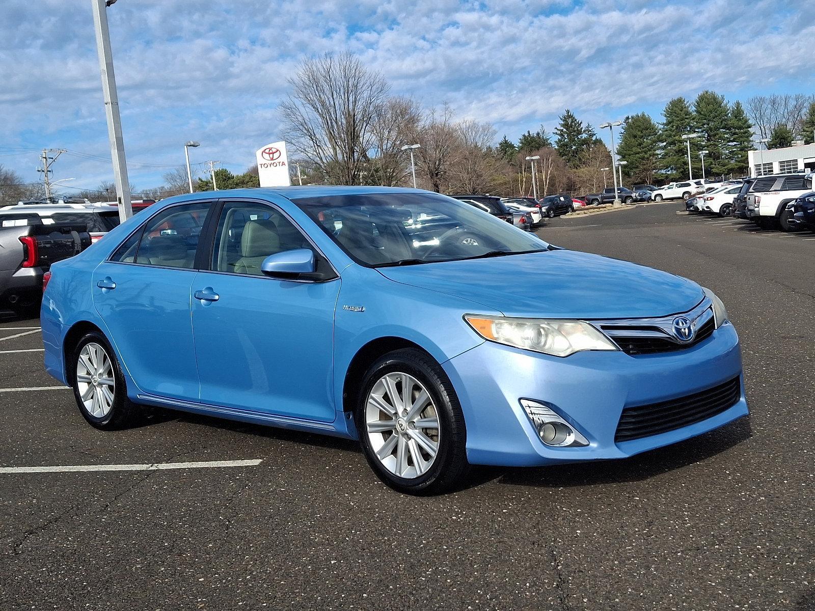 2013 Toyota Camry Hybrid Vehicle Photo in Trevose, PA 19053