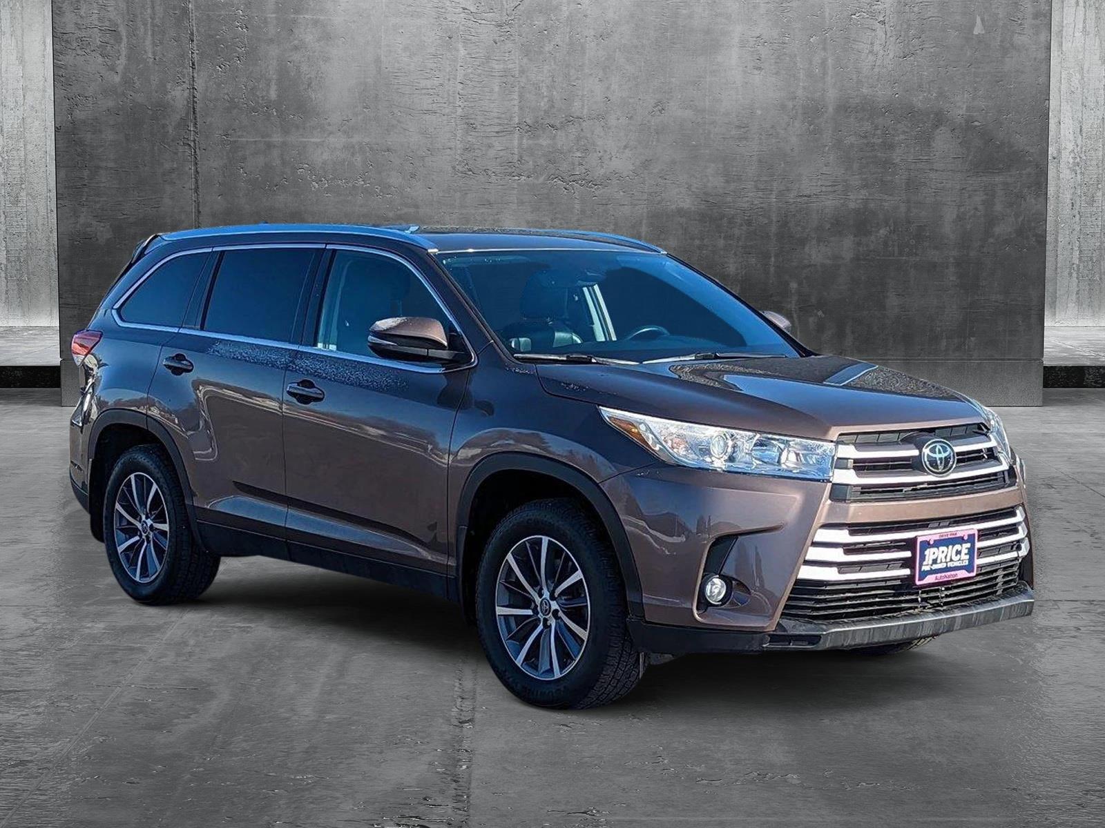 2019 Toyota Highlander Vehicle Photo in Spokane Valley, WA 99212