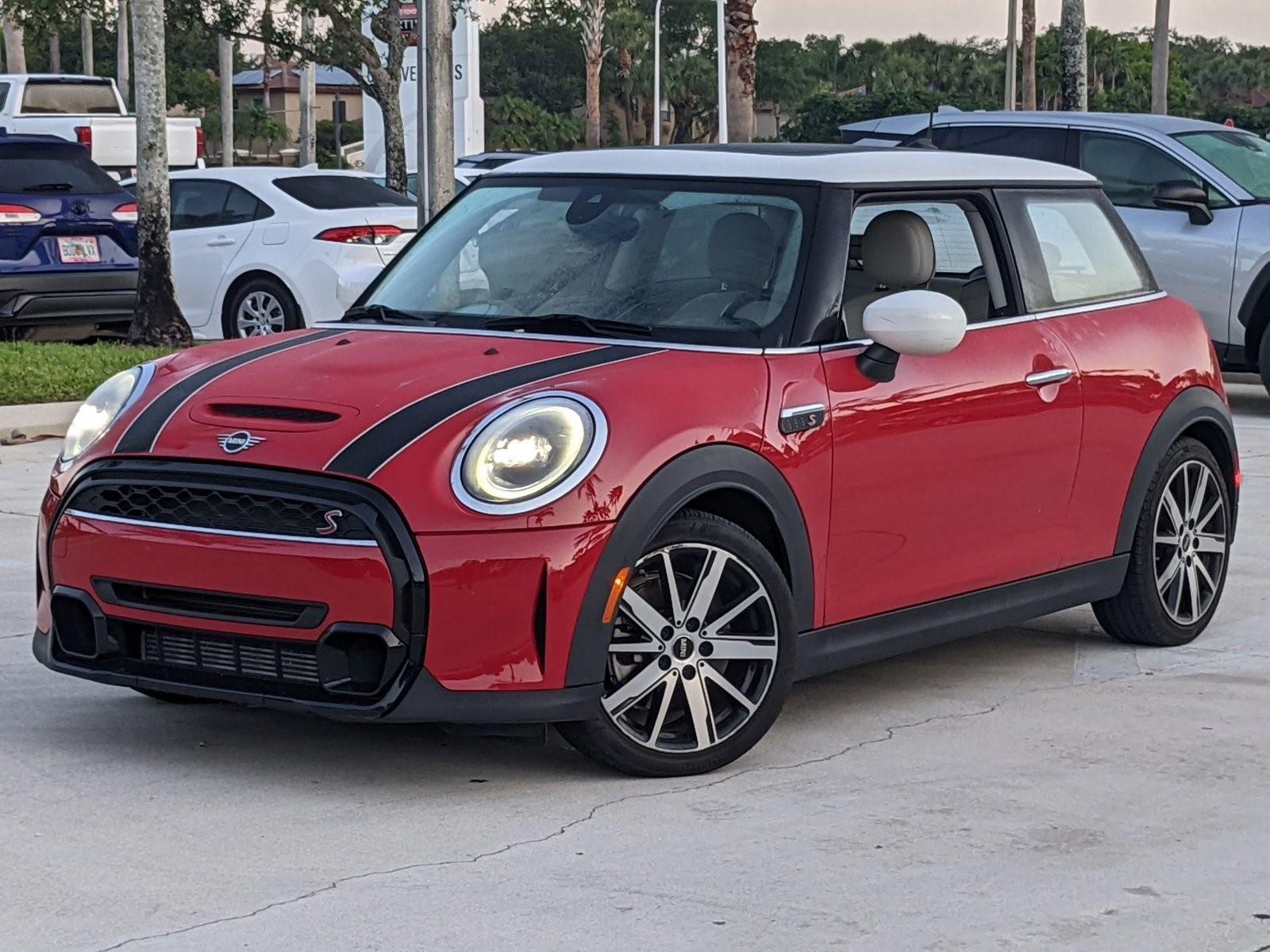 2022 MINI Cooper S Hardtop 2 Door Vehicle Photo in Davie, FL 33331