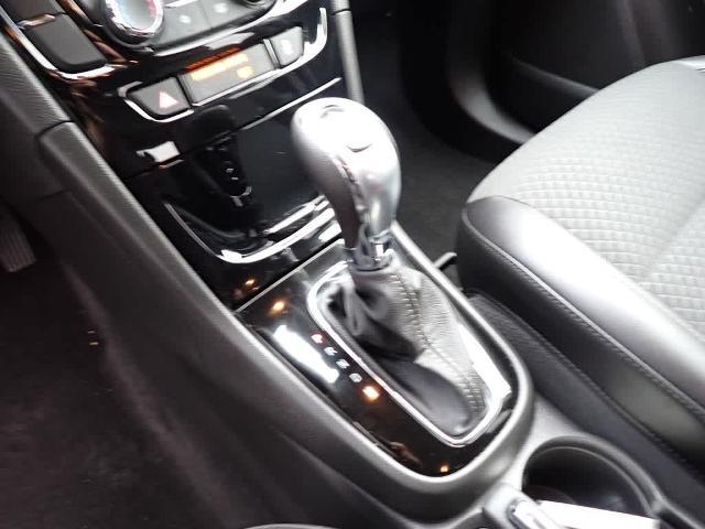 2022 Buick Encore Vehicle Photo in ZELIENOPLE, PA 16063-2910