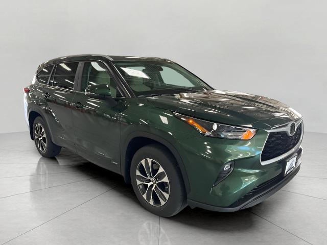 2025 Toyota Highlander Vehicle Photo in Oshkosh, WI 54904