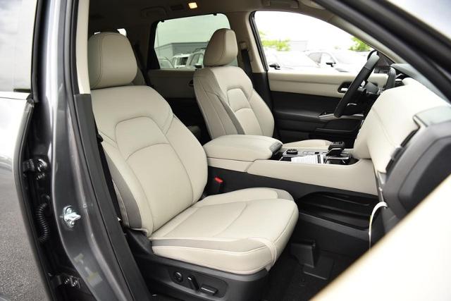 2025 Nissan Pathfinder Vehicle Photo in Ballwin, MO 63011
