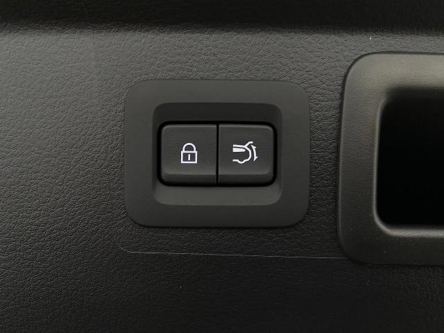 2025 Mazda CX-50 Hybrid Vehicle Photo in Appleton, WI 54913