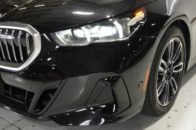 2025 BMW 540i xDrive Vehicle Photo in GRAPEVINE, TX 76051