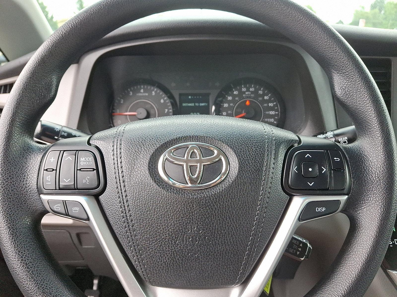 2015 Toyota Sienna Vehicle Photo in Trevose, PA 19053