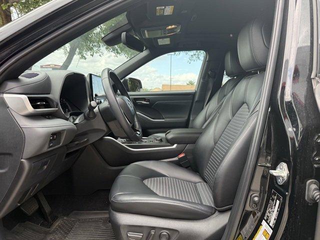 2024 Toyota Highlander Vehicle Photo in Flemington, NJ 08822