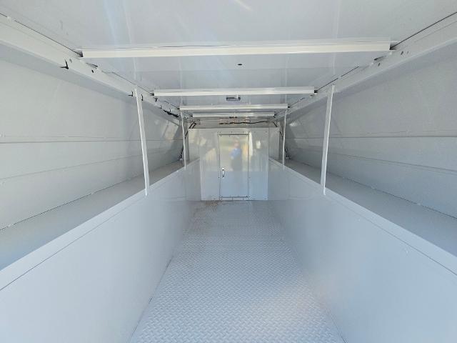 2025 Chevrolet Express Commercial Cutaway Vehicle Photo in INDEPENDENCE, MO 64055-1314