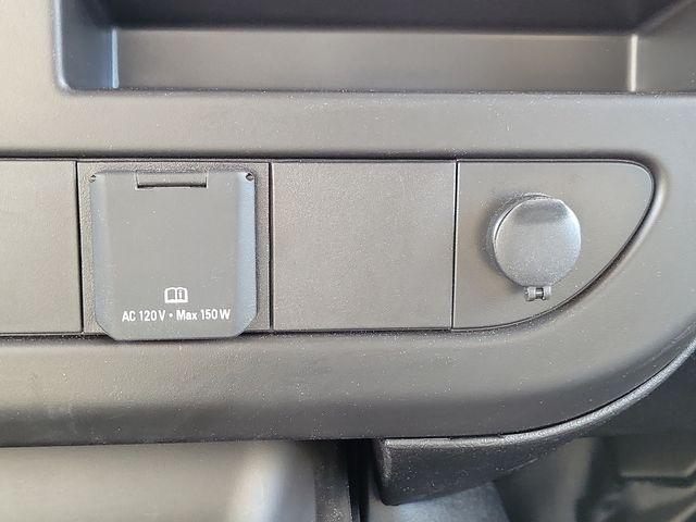 2024 GMC Savana Cutaway 3500 Vehicle Photo in DANBURY, CT 06810-5034