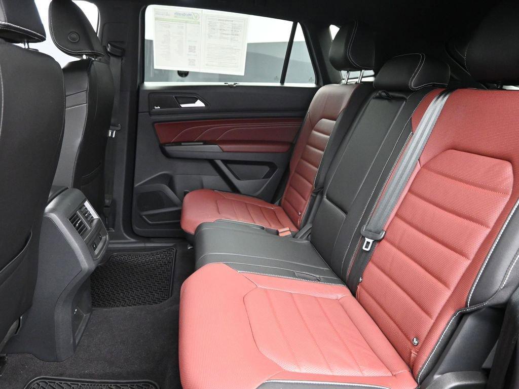 2022 Volkswagen Atlas Cross Sport Vehicle Photo in Marion, IA 52302