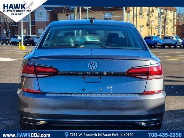 2022 Volkswagen Passat Vehicle Photo in Saint Charles, IL 60174